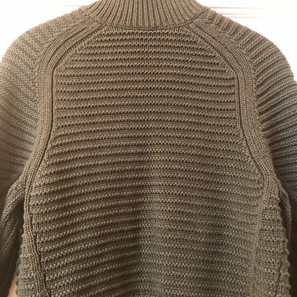 GAP Women’s Cable Knit Olive Green Zip-Up Sweater/Jacket - Picture 15 of 16